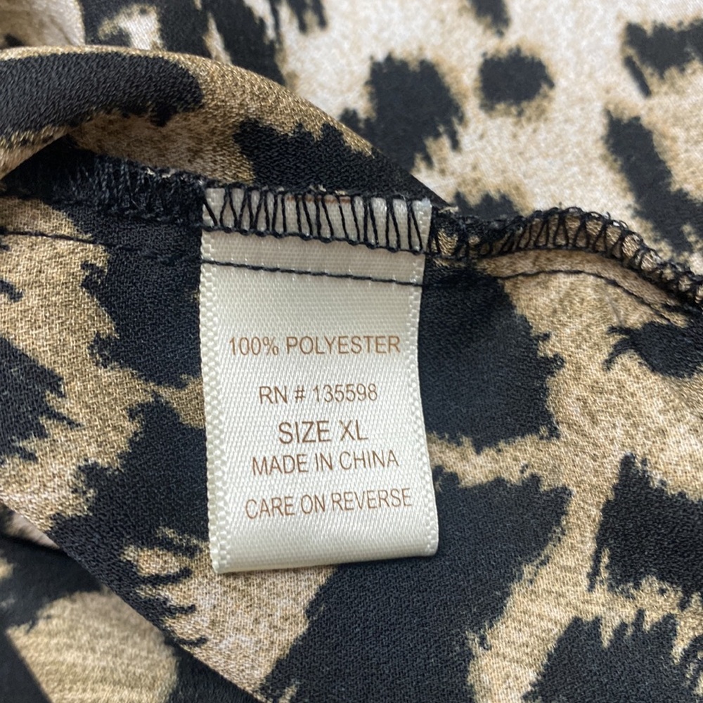 Liberty Love Cold Shoulder Blouse NWOT - Picture 10 of 11